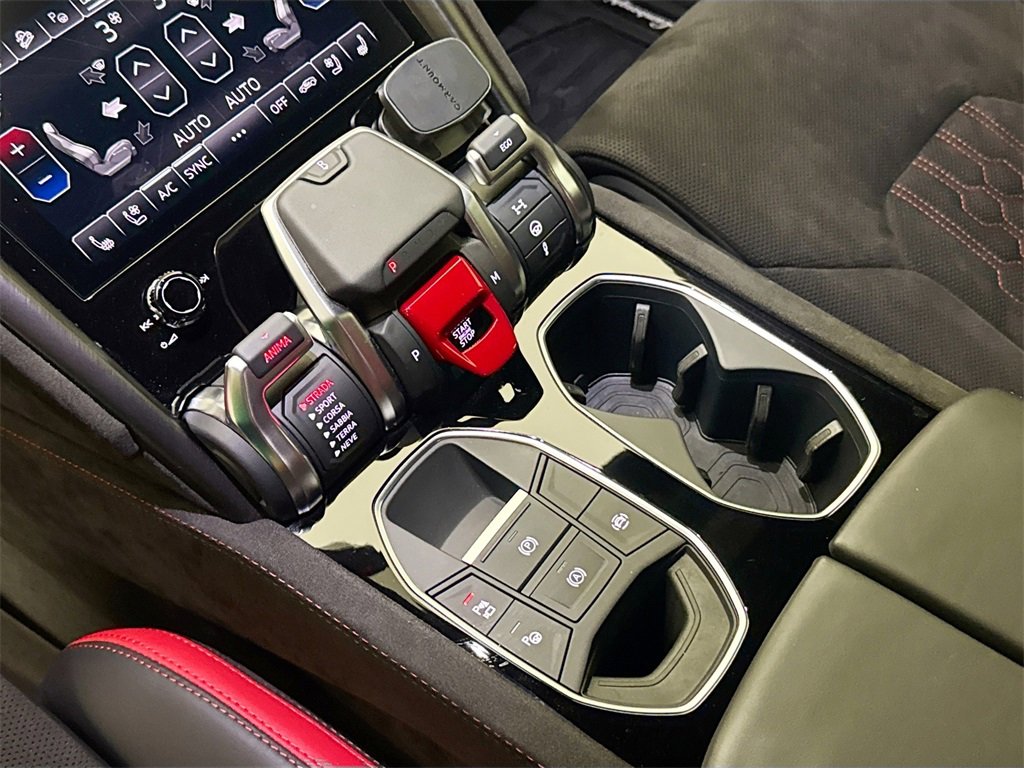 Used 2024 Lamborghini Urus S image 17