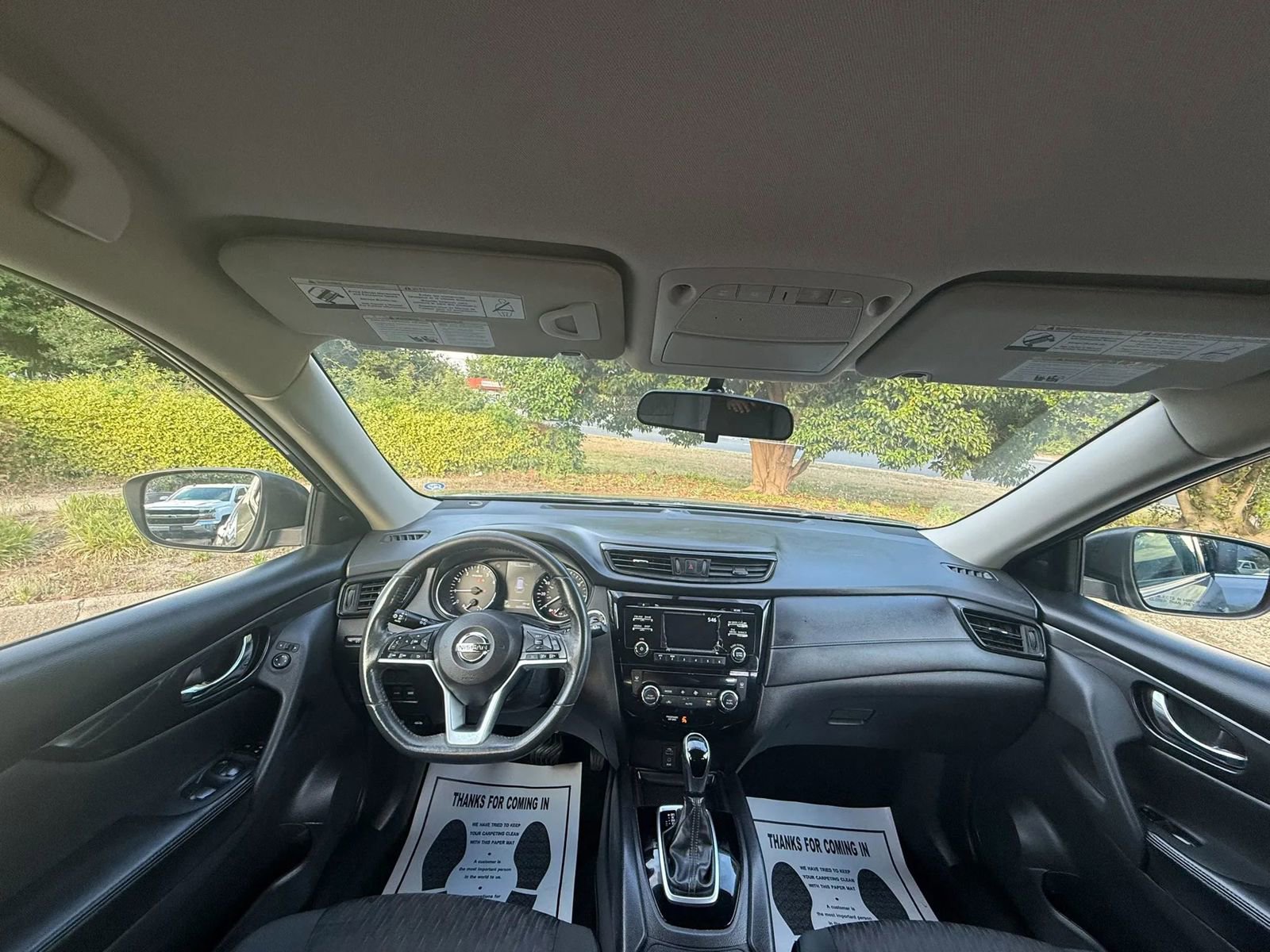 Used 2017 Nissan Rogue SV FWD image 10