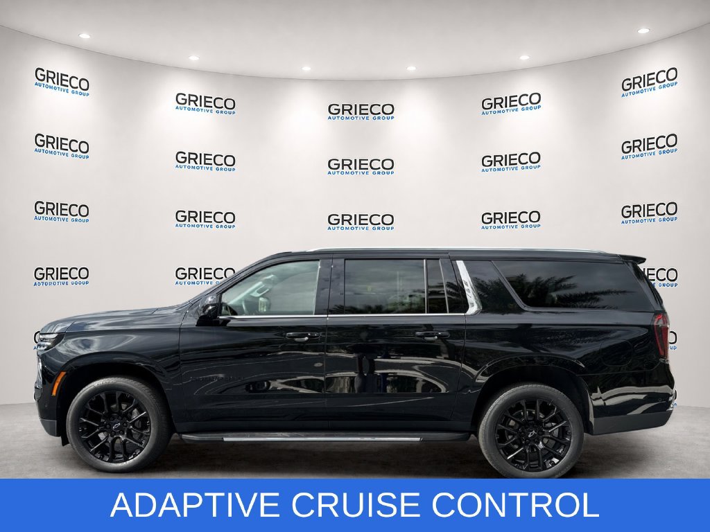 Used 2025 Chevrolet Suburban LS RWD image 4
