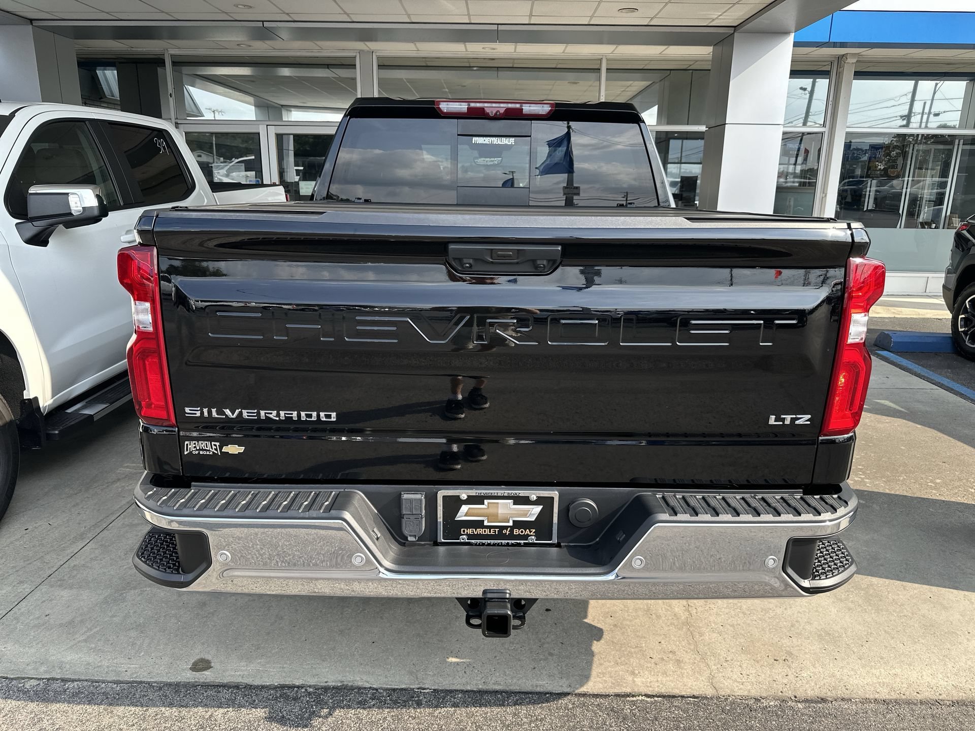 Certified 2024 Chevrolet Silverado 1500 LTZ w/ LTZ Premium Package AWD/4WD image 35