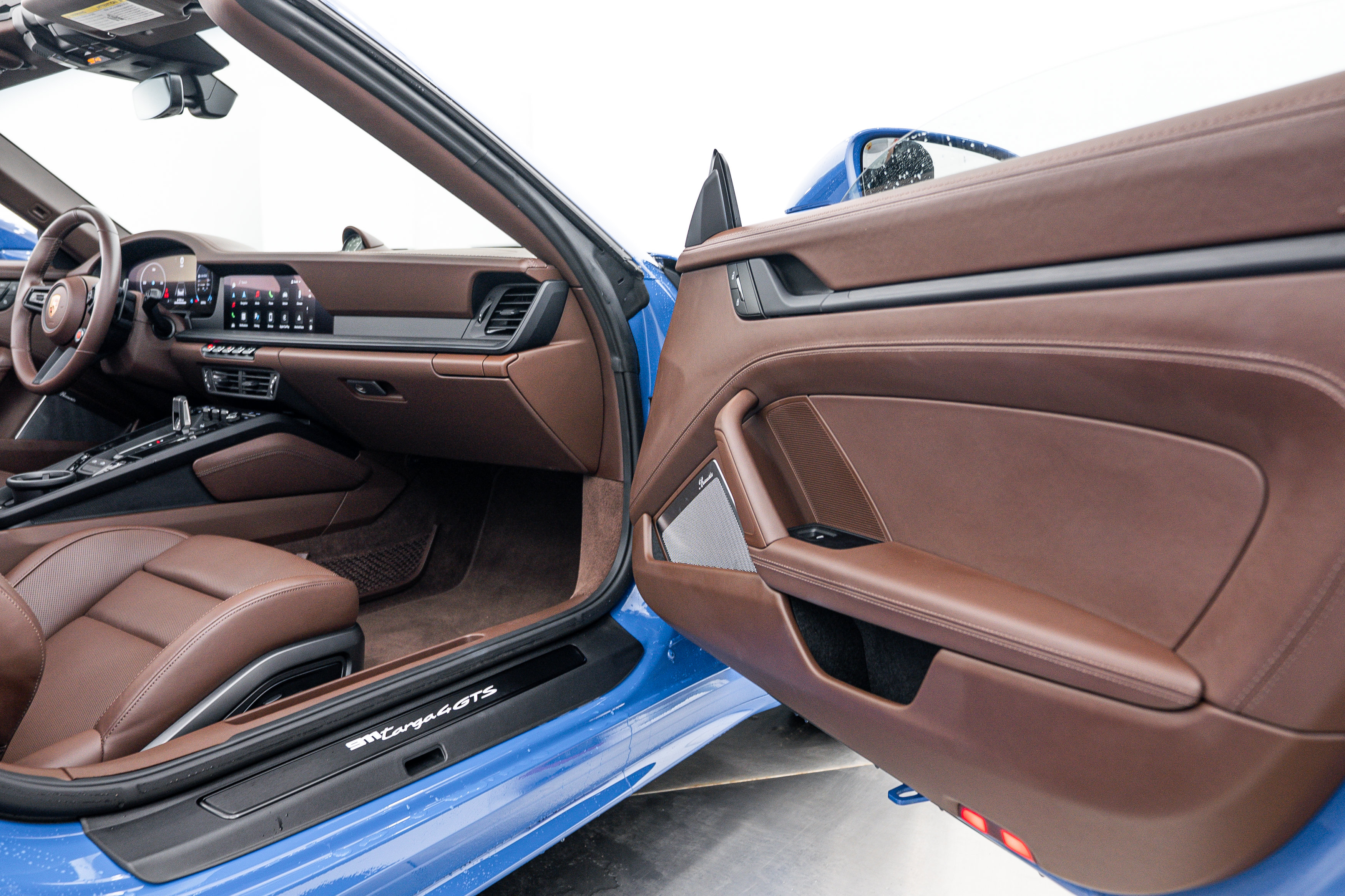 Certified 2025 Porsche 911 Targa 4 GTS AWD/4WD image 18