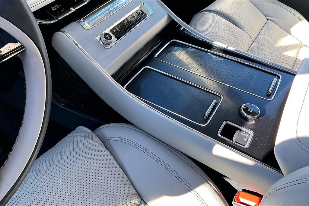 Used 2025 Lincoln Aviator Reserve w/ Equipment Group 201A image 17