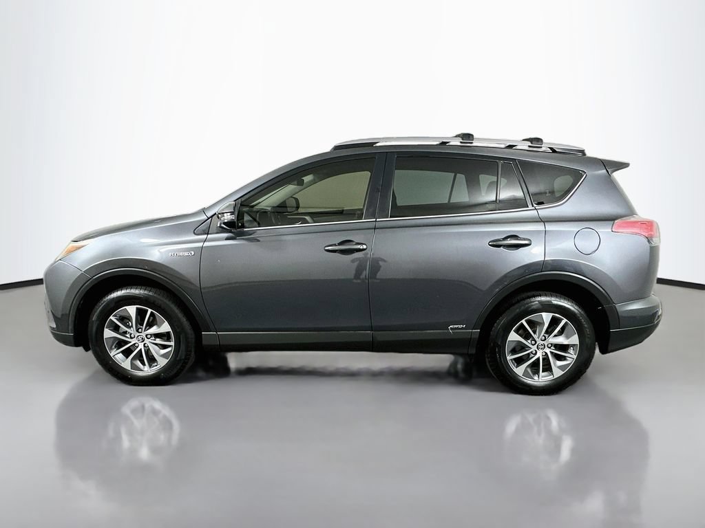 Used 2017 Toyota RAV4 XLE w/ Convenience Package AWD/4WD image 8