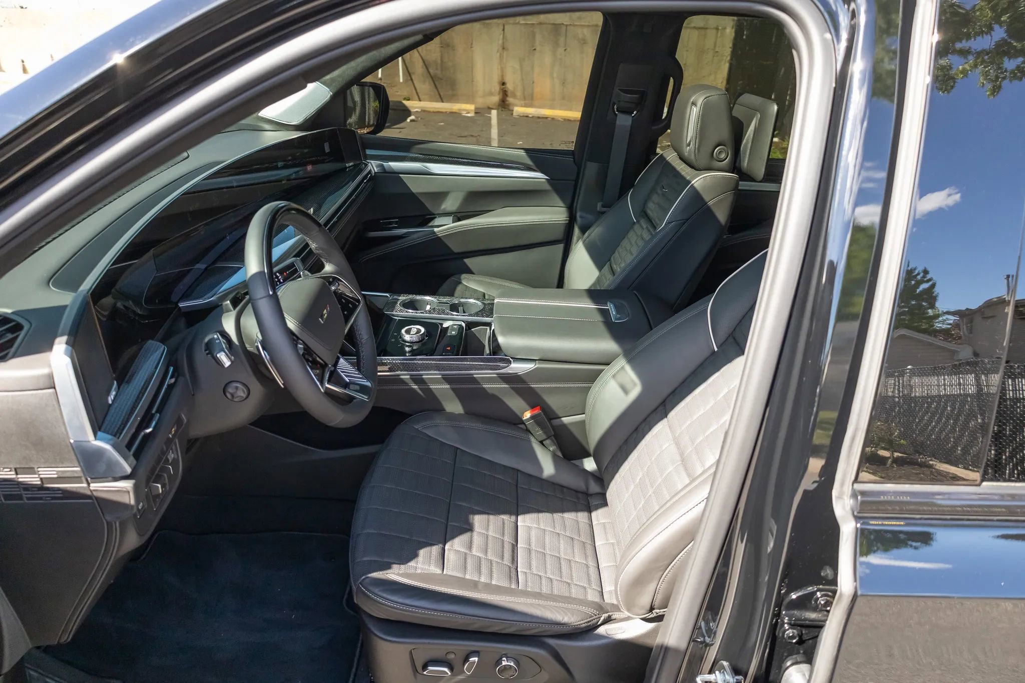 Used 2026 Cadillac Escalade V AWD/4WD image 42