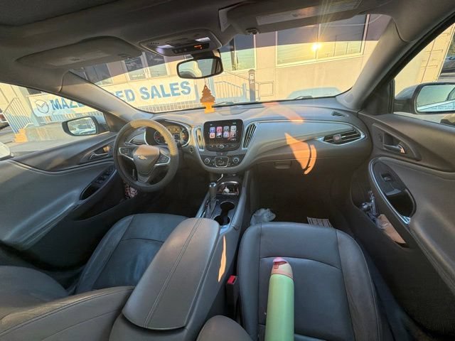 Used 2017 Chevrolet Malibu LT w/ Leather Package FWD image 10