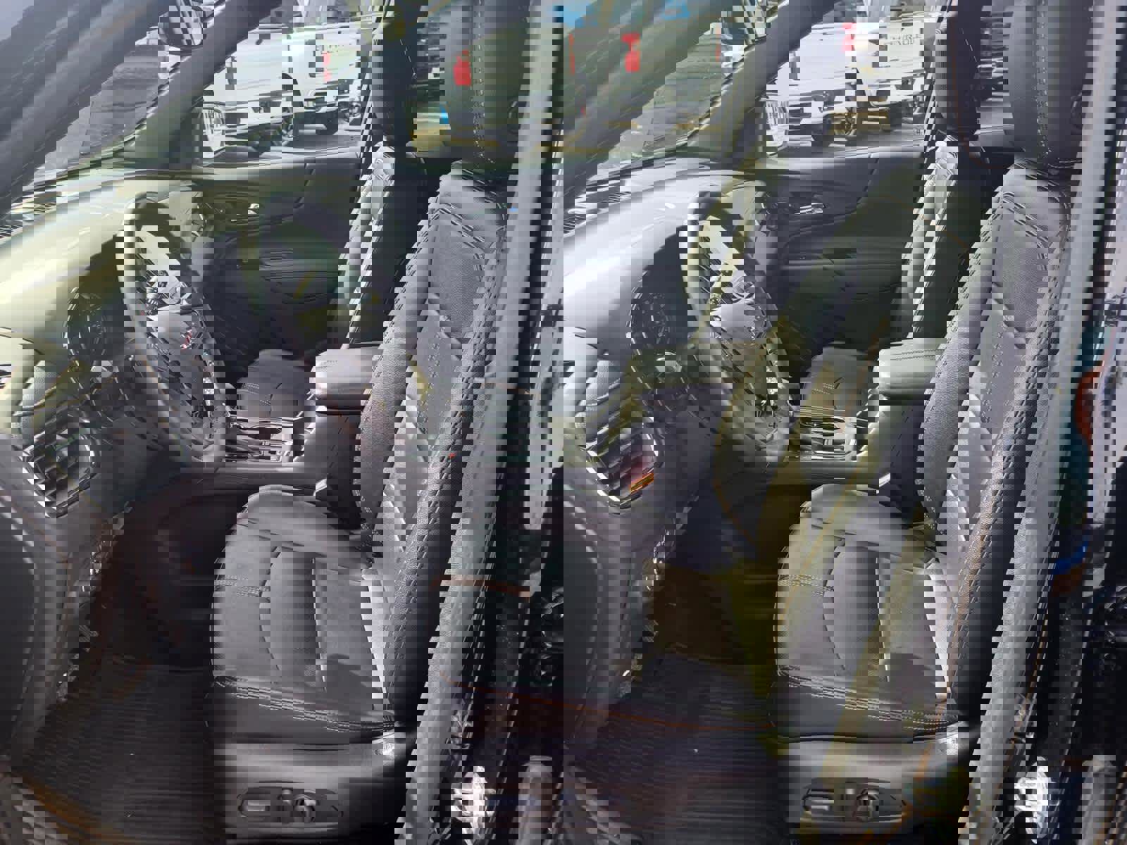 Used 2023 Chevrolet Equinox Premier image 7