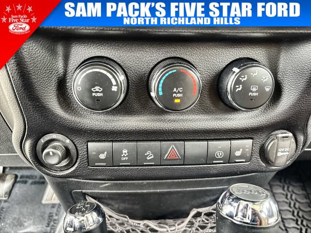 Used 2013 Jeep Wrangler Unlimited Sahara AWD/4WD image 26
