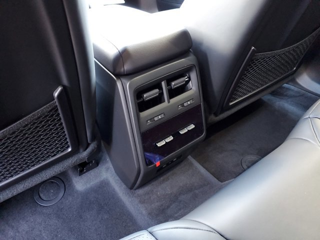 Used 2025 Porsche Macan Electric image 18