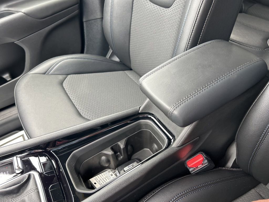 Used 2025 Jeep Compass Latitude w/ Sun & Sound Group image 30