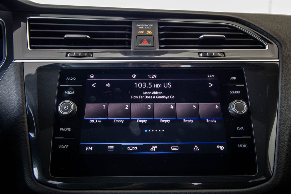 Used 2023 Volkswagen Tiguan SE R-Line image 39