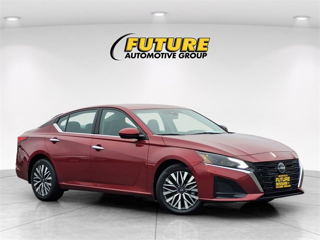 Used 2024 Nissan Altima 2.5 SV