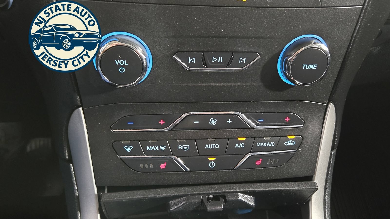 Used 2020 Ford Edge SEL w/ Convenience Package AWD/4WD image 20