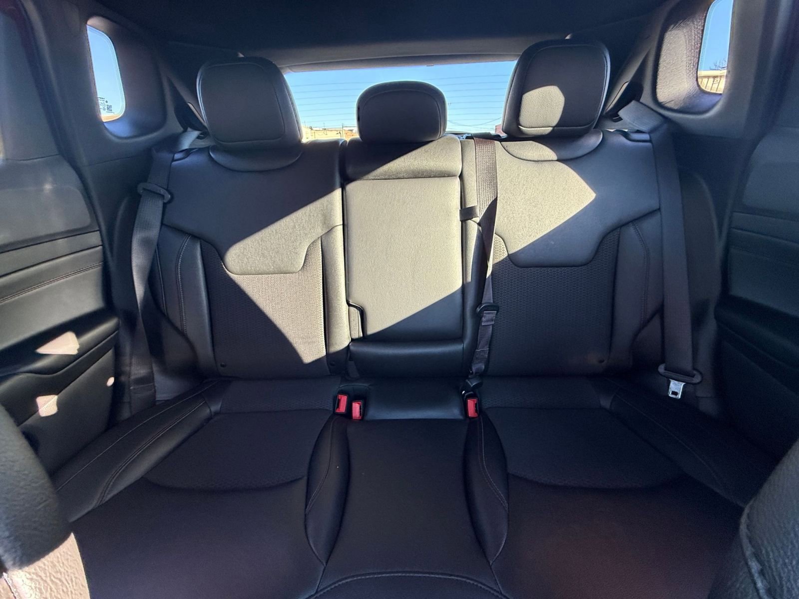Used 2025 Jeep Compass Trailhawk image 37