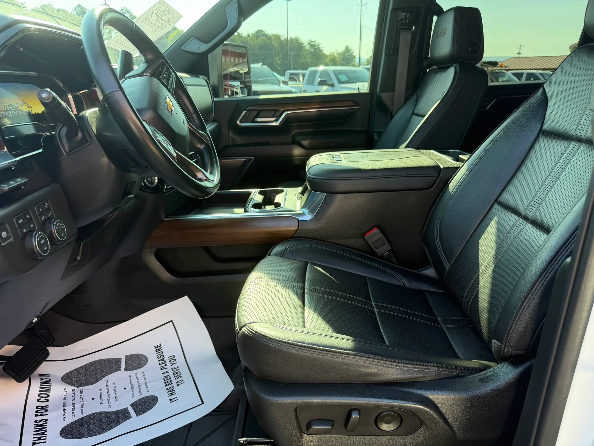 Used 2024 Chevrolet Silverado 2500 High Country w/ High Country Premium Package AWD/4WD image 5
