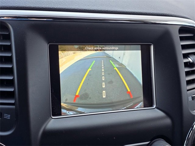 Used 2019 Jeep Grand Cherokee Laredo image 13