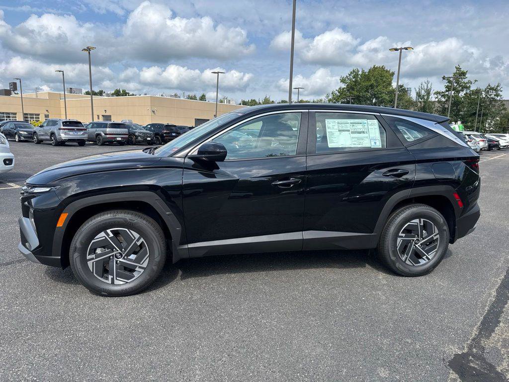 New 2026 Hyundai Tucson Blue SE AWD/4WD image 3