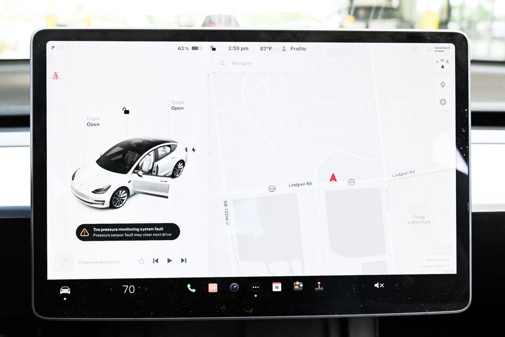 Used 2022 Tesla Model 3 Standard Range image 27