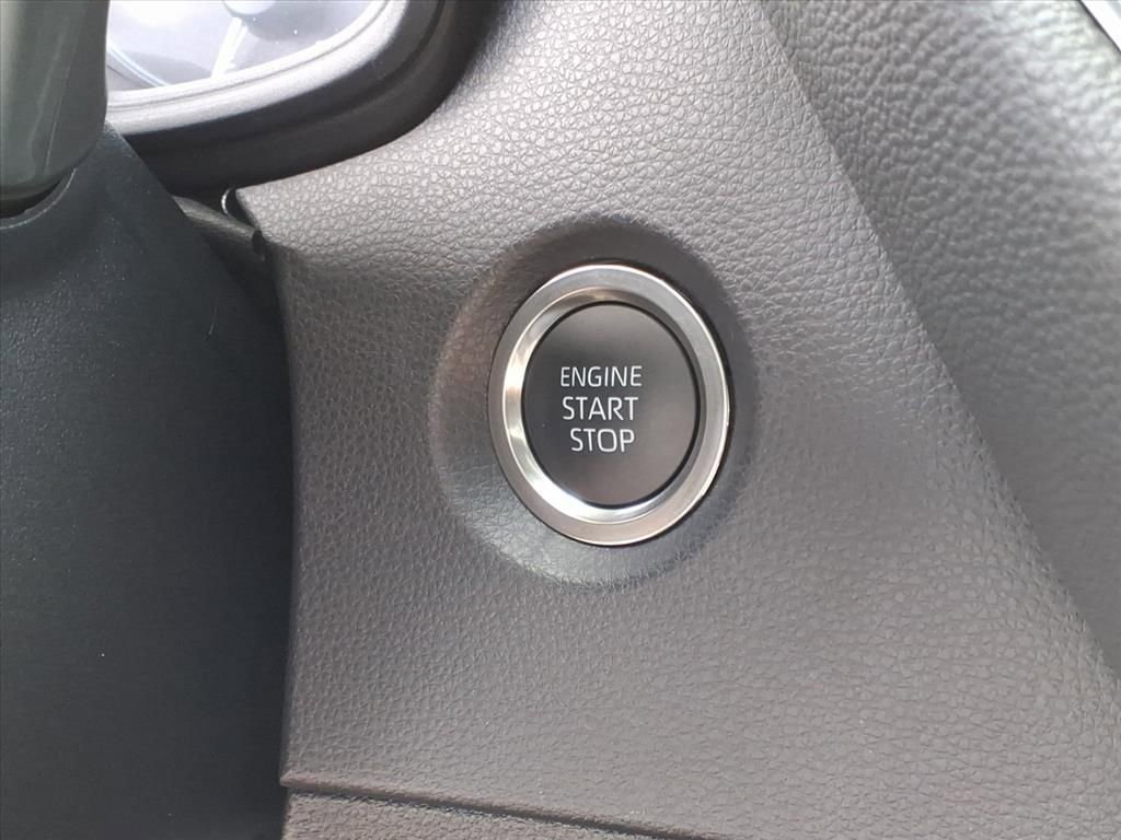 Certified 2025 Toyota Corolla SE image 12