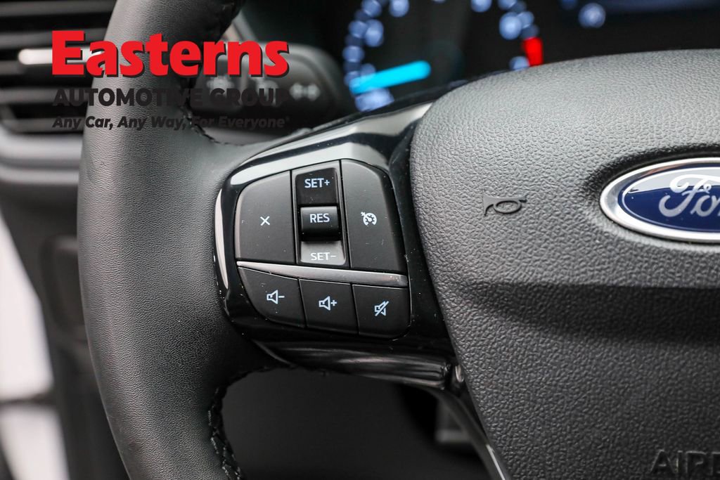 Used 2022 Ford Escape SE w/ Cold Weather Package image 15