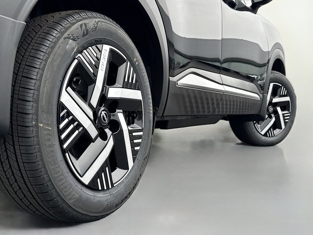 New 2026 Nissan Kicks SV image 13