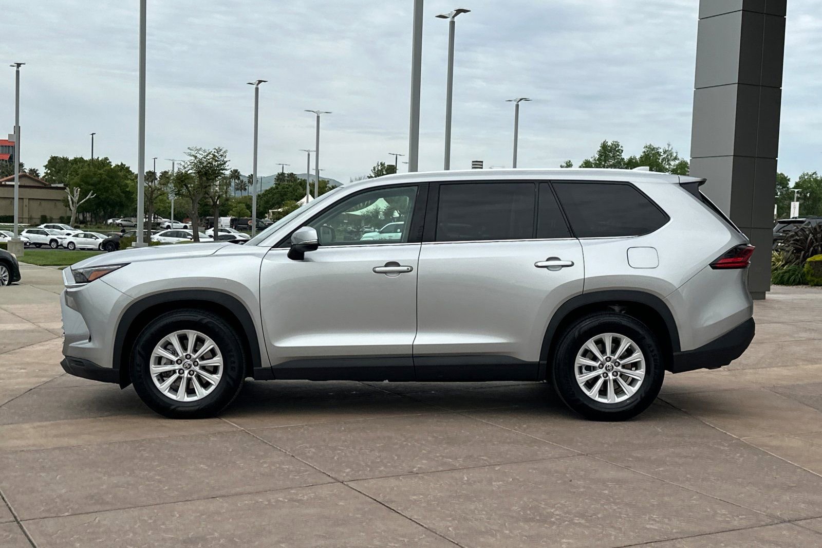 Used 2025 Toyota Grand Highlander FWD image 7