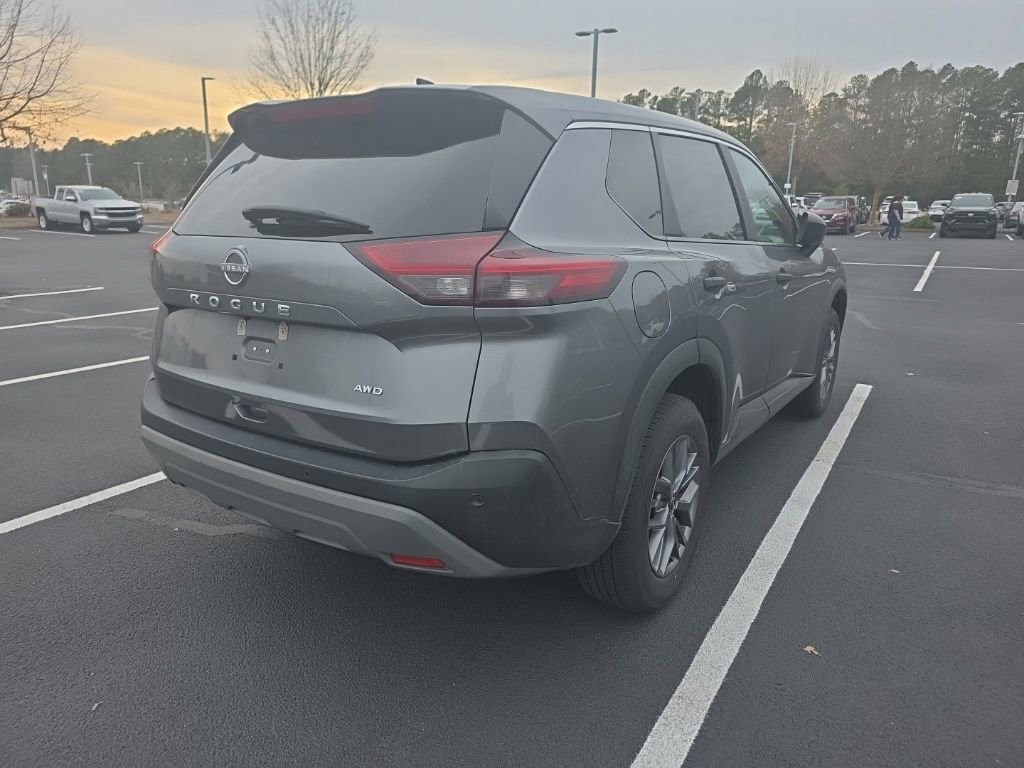 Used 2023 Nissan Rogue S image 10