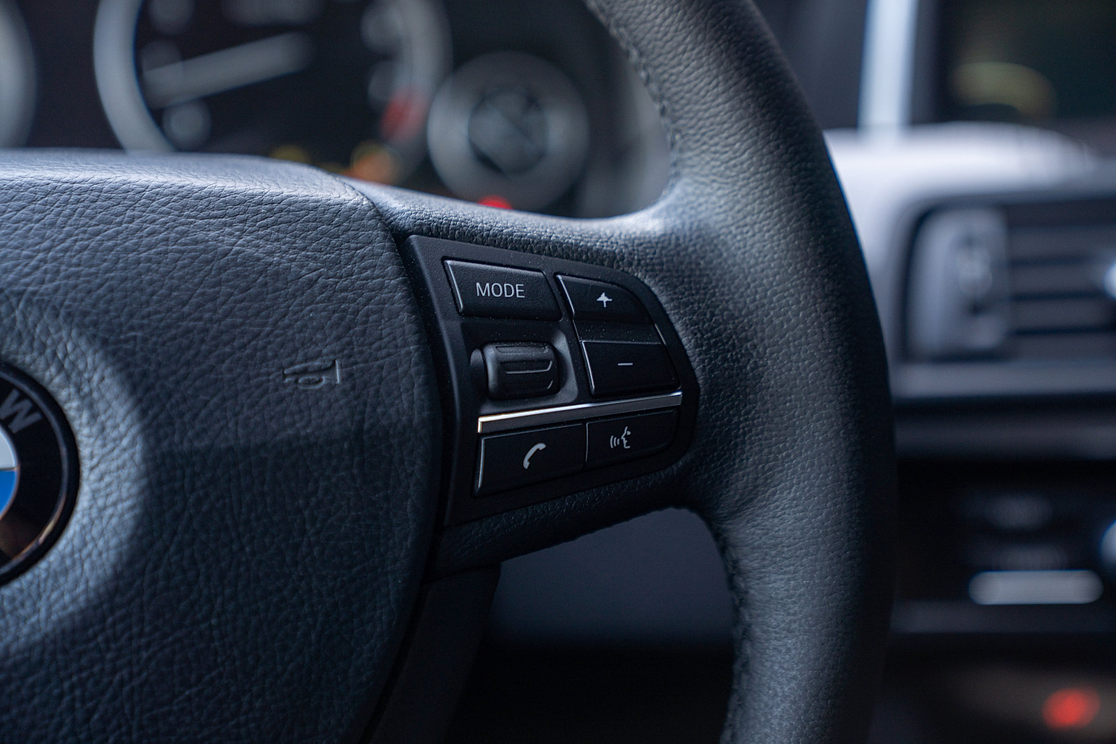 Used 2014 BMW 528i xDrive Sedan AWD/4WD image 8