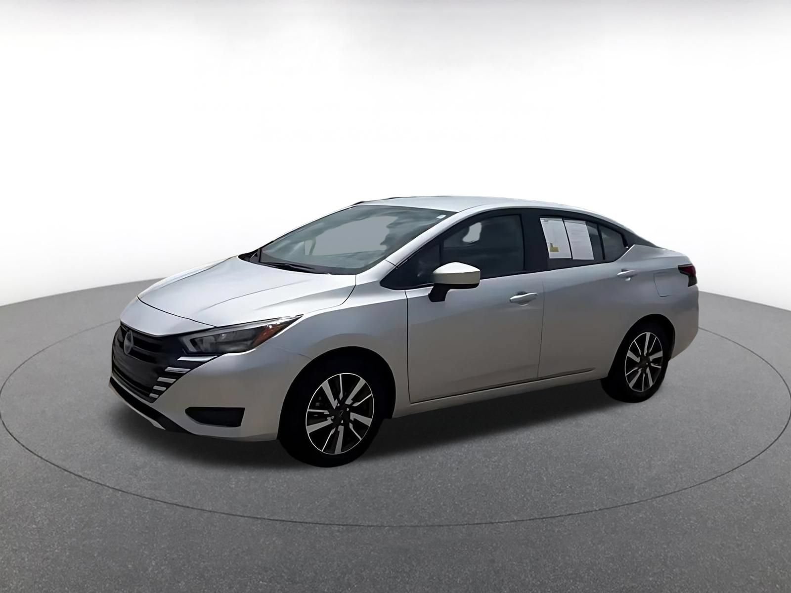 Used 2025 Nissan Versa SV FWD image 8