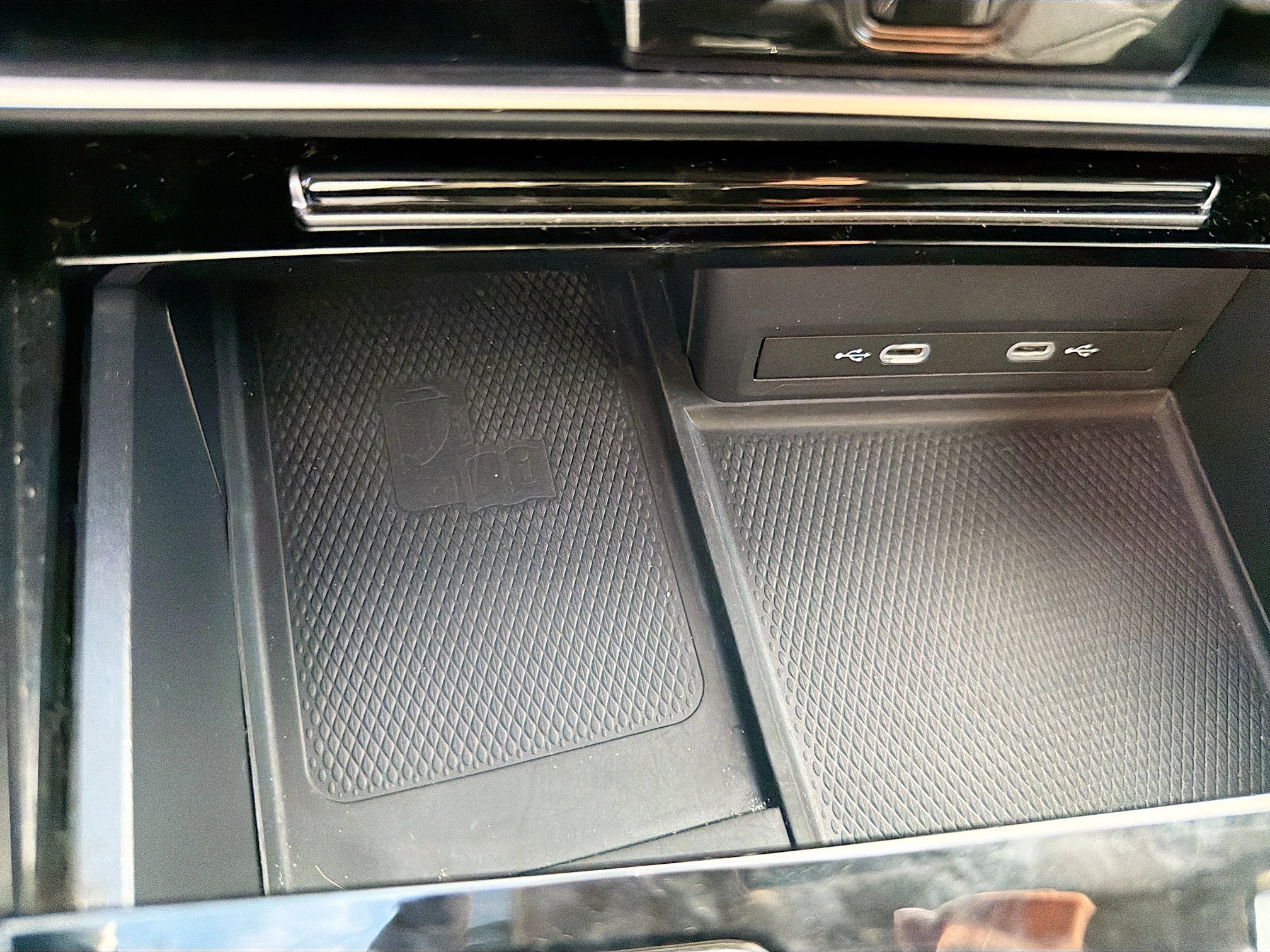 Used 2024 Volkswagen Atlas SE image 30