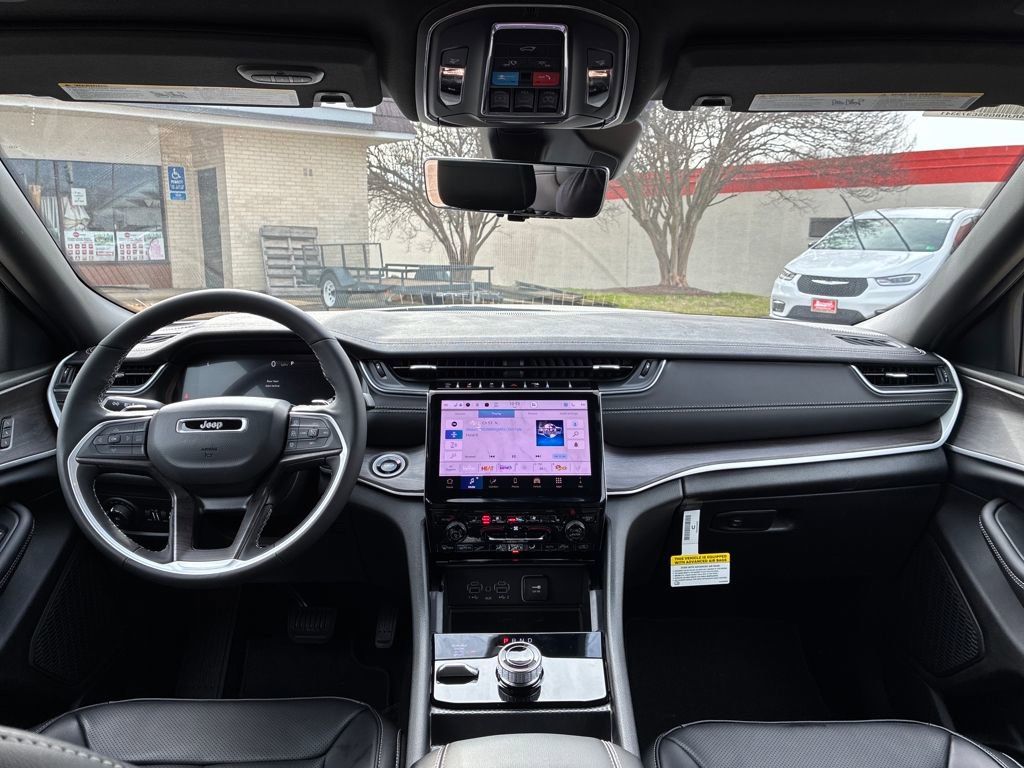 New 2025 Jeep Grand Cherokee Limited w/ Luxury Tech Group II image 13