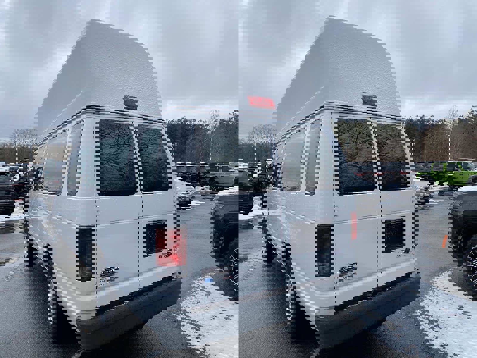 Used 2011 Ford E-350 and Econoline 350 Extended Super Duty w/ PWR Group image 6