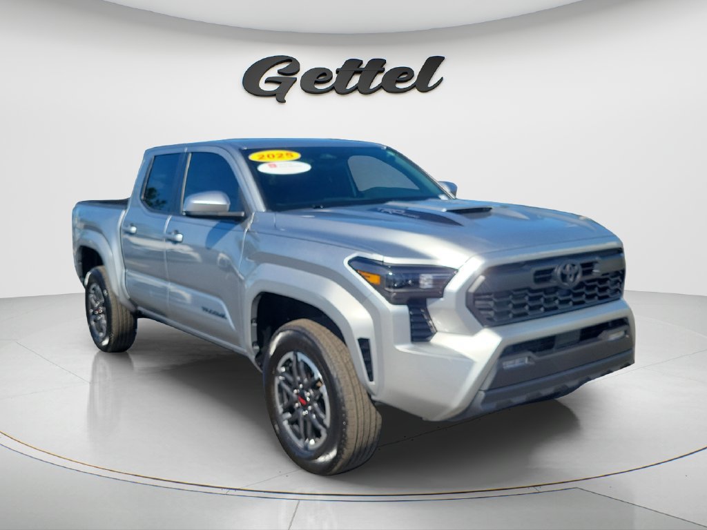Used 2025 Toyota Tacoma TRD Sport RWD image 3