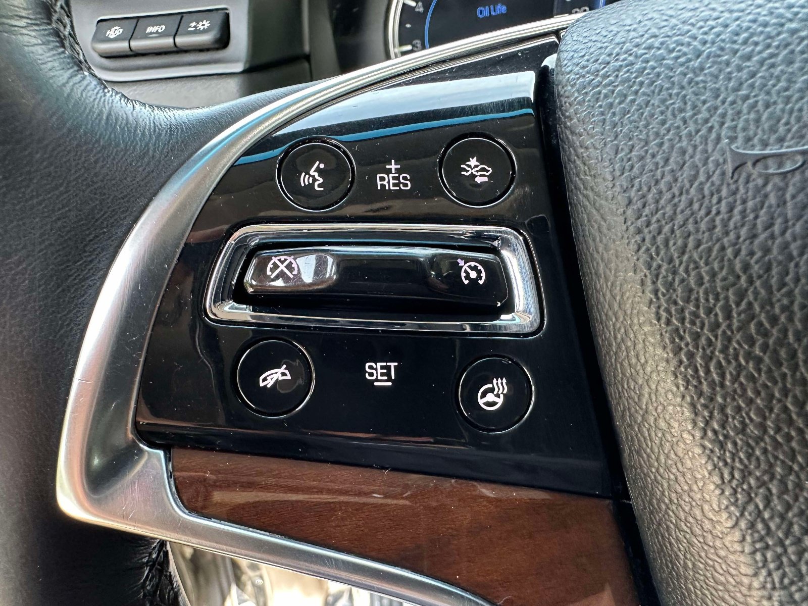 Used 2019 Cadillac Escalade Premium Luxury w/ LPO, Radiant Package AWD/4WD image 16