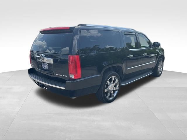 Used 2011 Cadillac Escalade ESV Luxury image 5