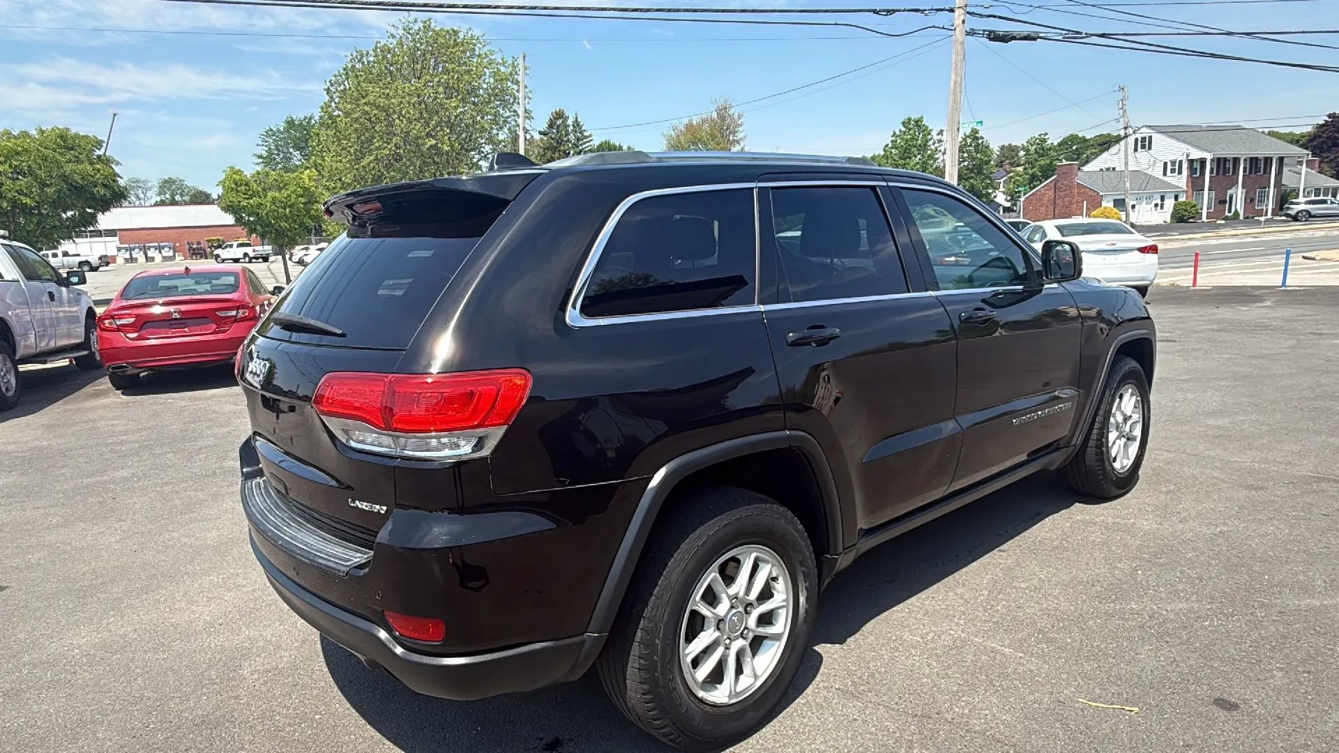 Used 2018 Jeep Grand Cherokee Laredo AWD/4WD image 11