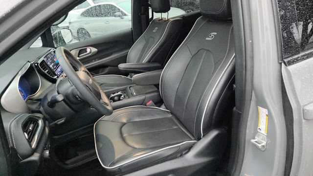 Certified 2023 Chrysler Pacifica Limited w/ Uconnect Theater Family Group AWD/4WD image 24