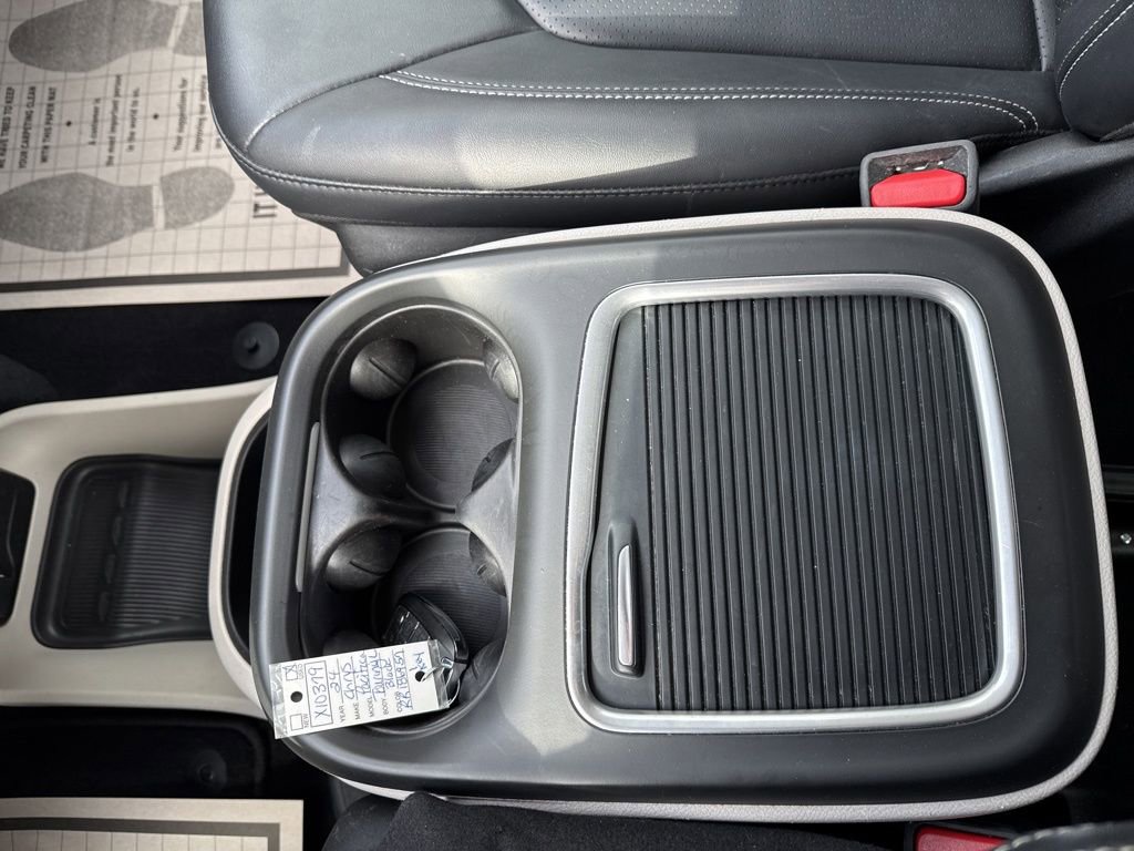 Used 2024 Chrysler Pacifica Touring-L image 46