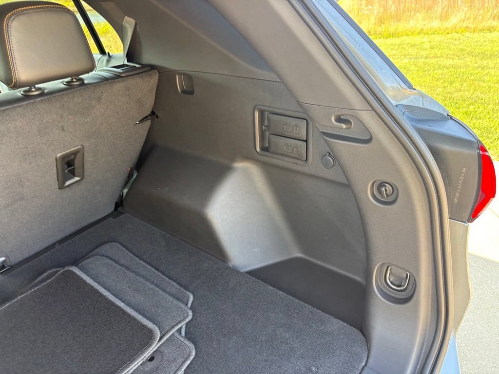 Used 2023 Chevrolet Equinox Premier FWD image 50