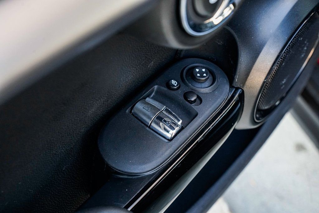 Certified 2024 MINI Cooper SE image 10