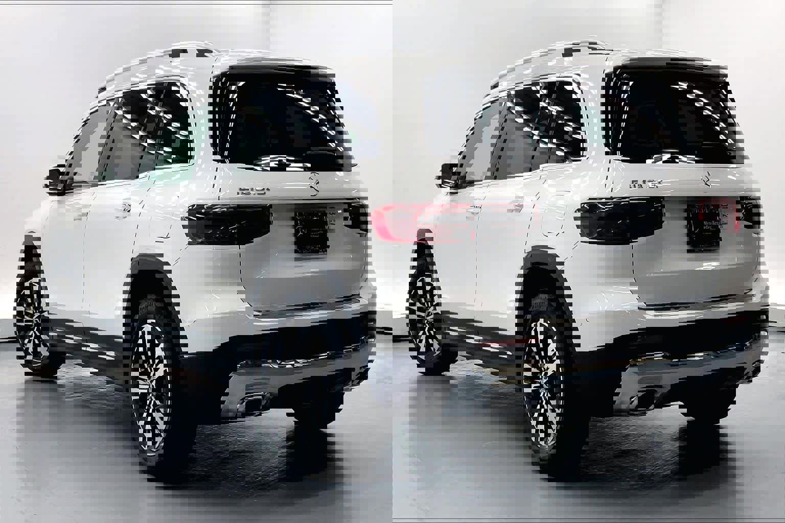 Used 2025 Mercedes-Benz GLB 250 image 3