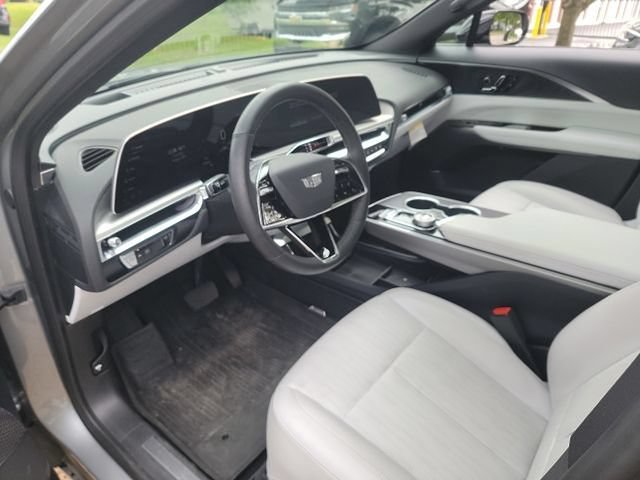 Used 2025 Cadillac Lyriq Luxury RWD image 10