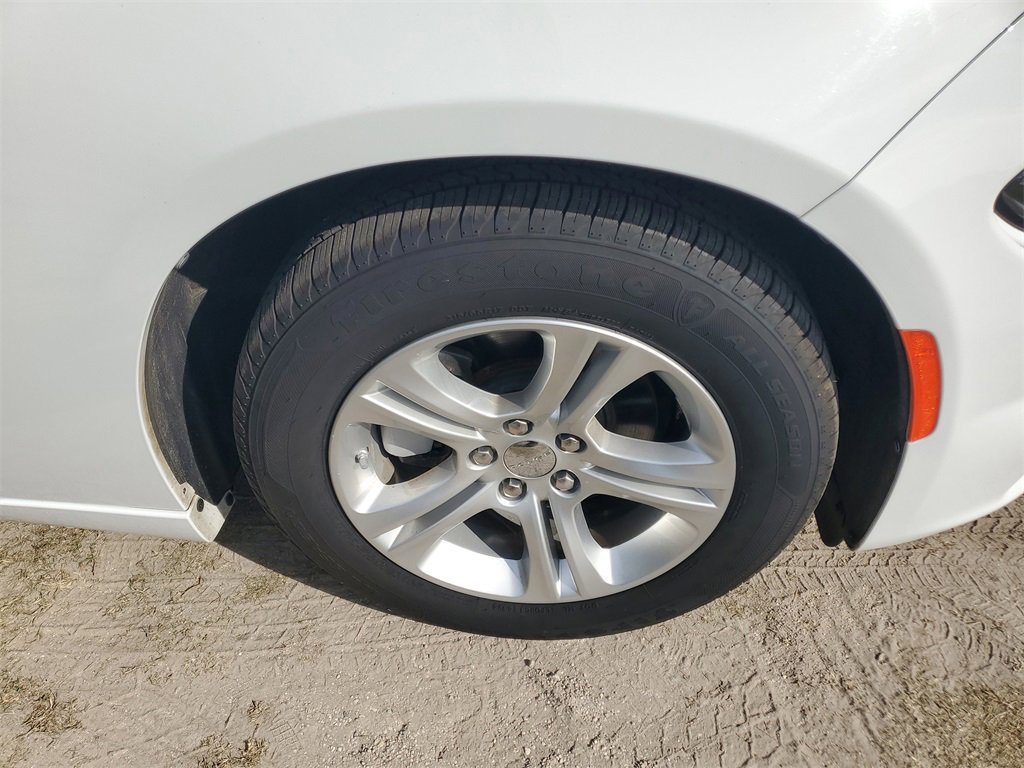 Used 2022 Dodge Charger SXT image 6