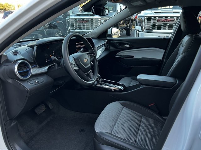 Used 2024 Chevrolet Trax LT image 16