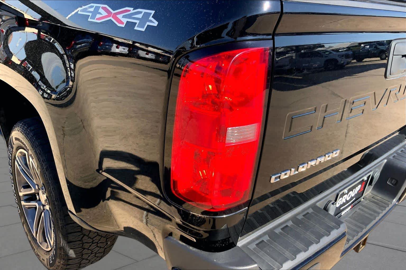 Used 2021 Chevrolet Colorado W/T w/ Custom Special Edition AWD/4WD image 27