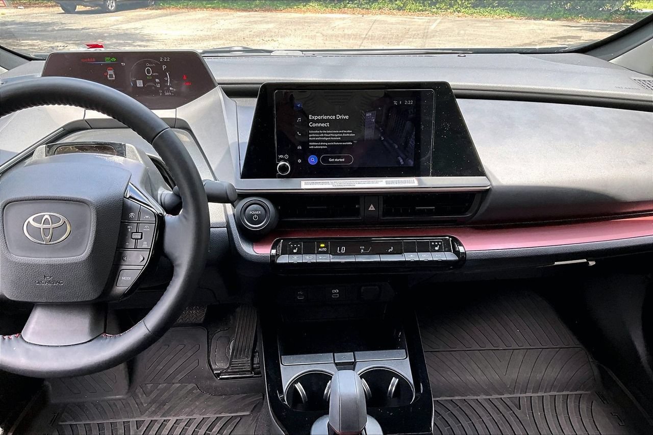 Used 2024 Toyota Prius Prime FWD image 9