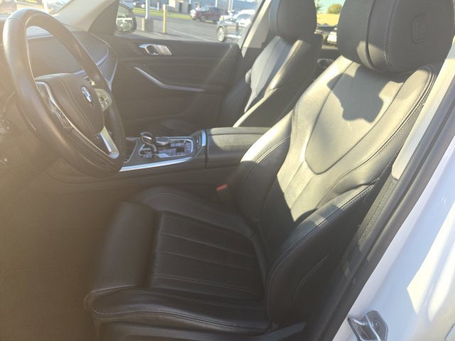Used 2022 BMW X7 xDrive40i w/ Parking Assistance Package AWD/4WD image 5
