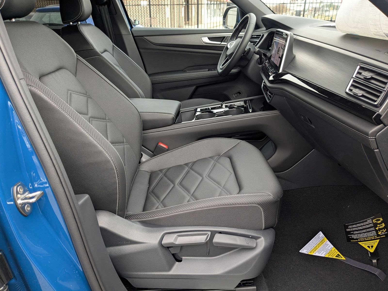 New 2025 Volkswagen Atlas Cross Sport SE image 40