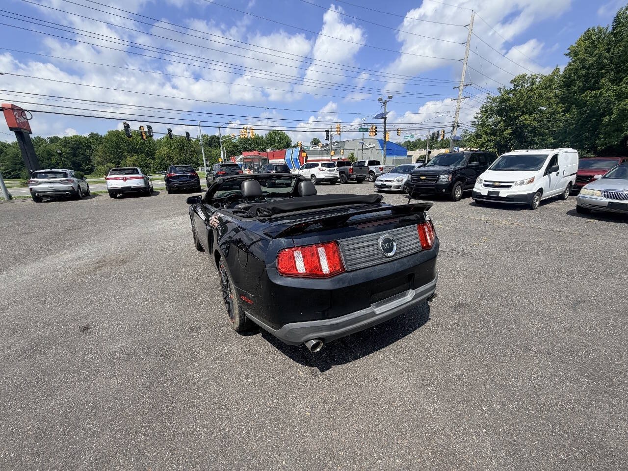 Used 2010 Ford Mustang GT Premium RWD image 19
