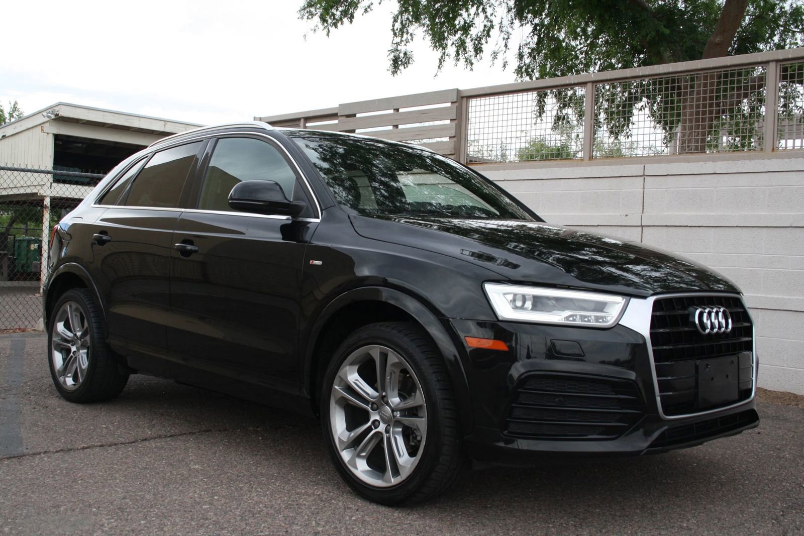Used 2016 Audi Q3 2.0T Prestige w/ Prestige Package image 2
