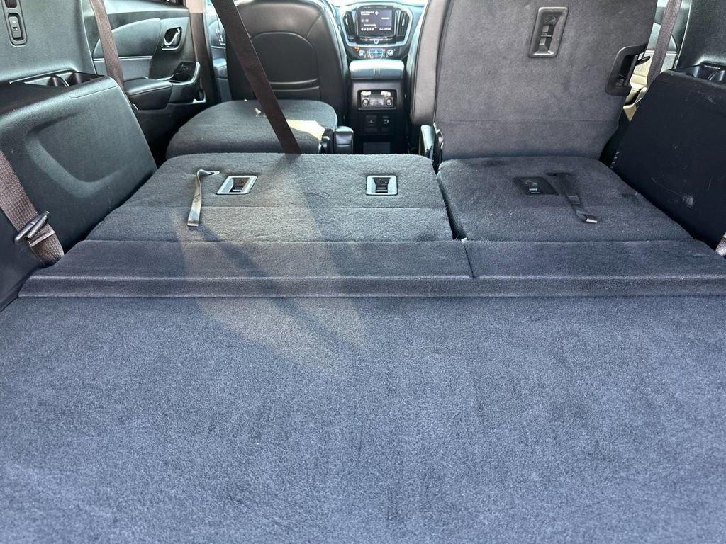 Used 2021 Chevrolet Traverse Premier w/ Redline Edition FWD image 15